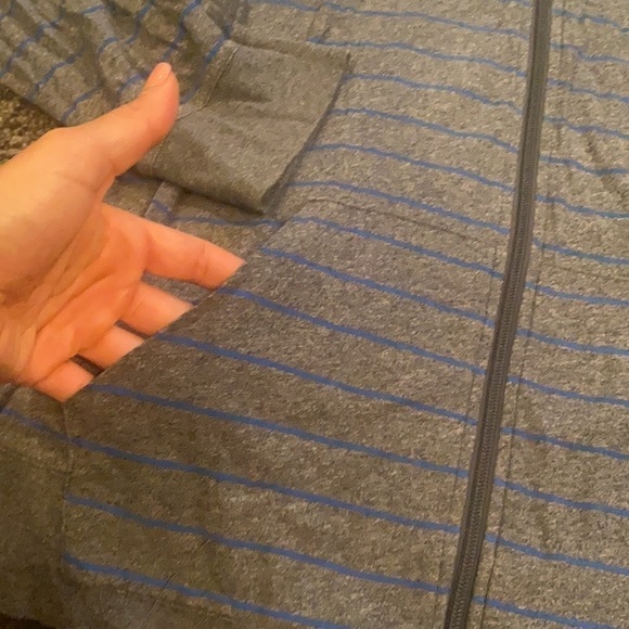 Volcom zip up hoodie - Picture 5 of 6